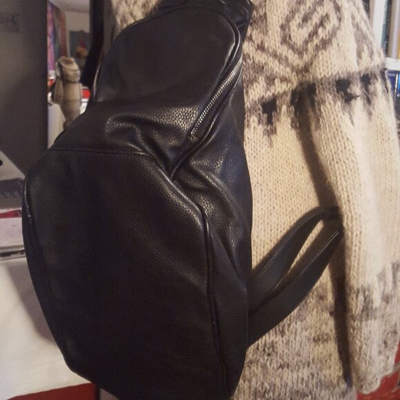 Black backpack or over the sholder bag - Picture 2 of 4